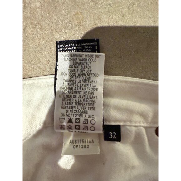 7 For All Mankind White Kimmie Crop - 32 - Picture 5 of 7